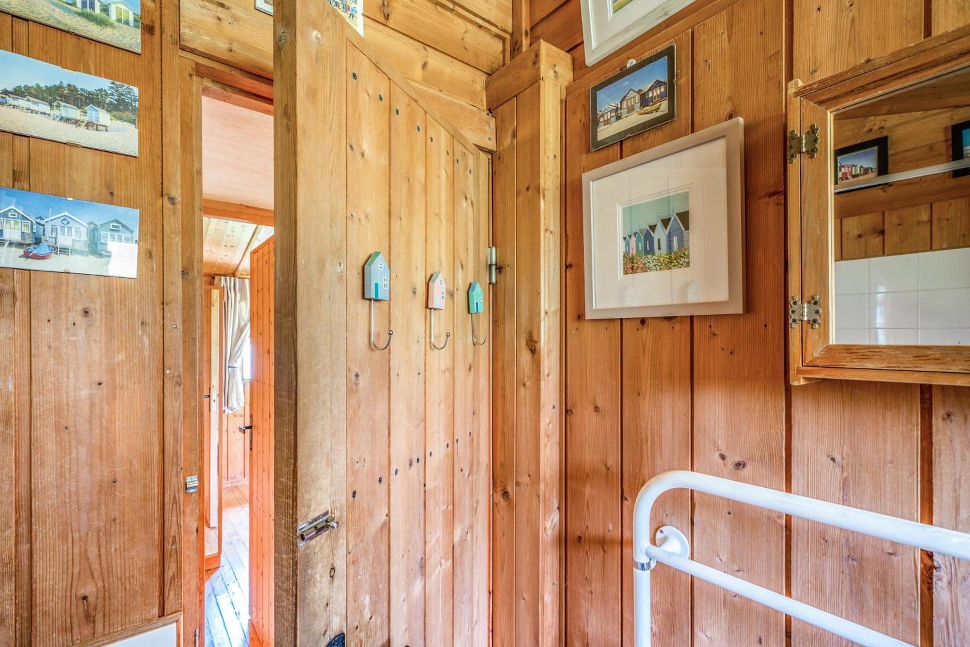 Scandinavian Style Lodge In Rock Wadebridge Exterior foto
