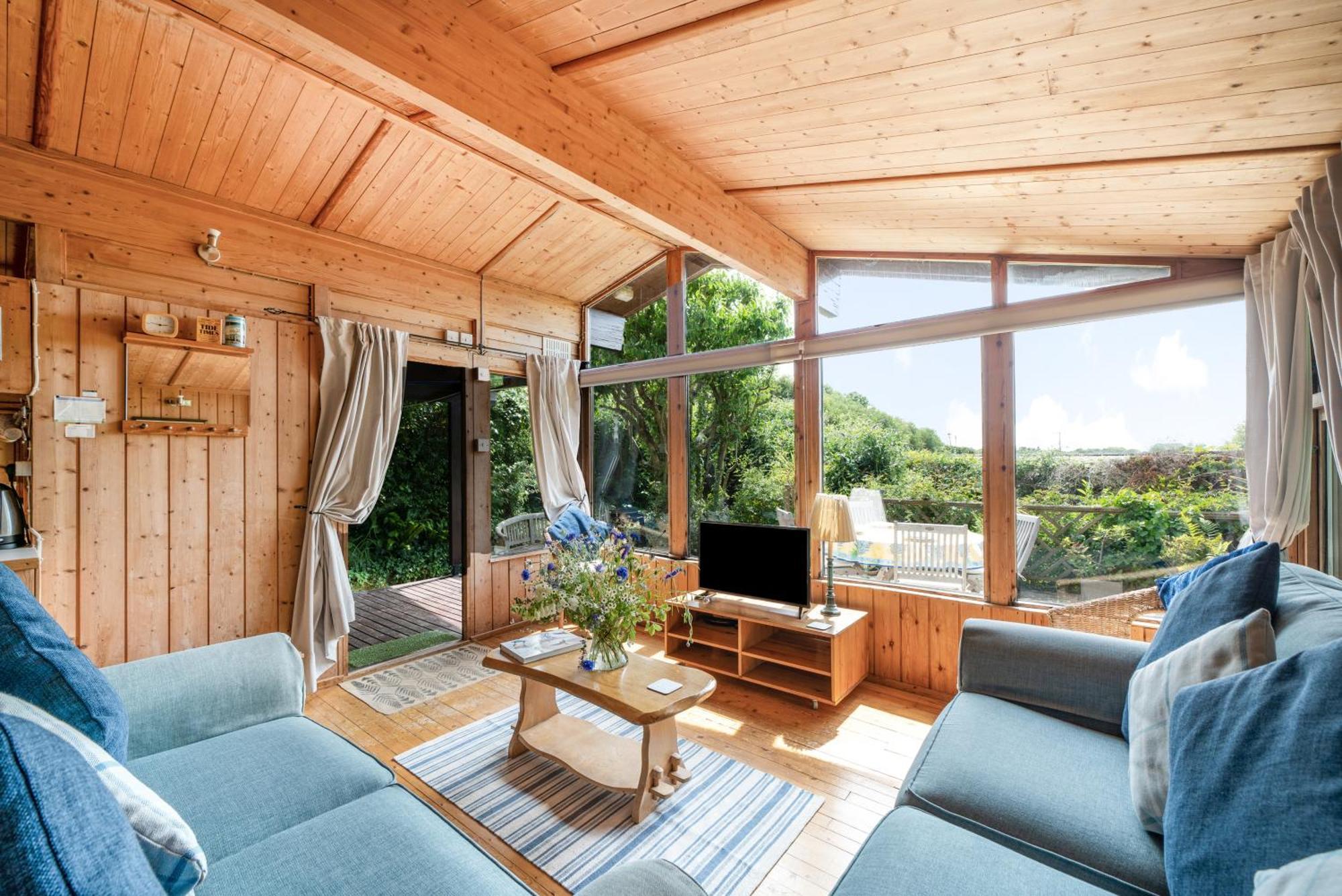 Scandinavian Style Lodge In Rock Wadebridge Exterior foto