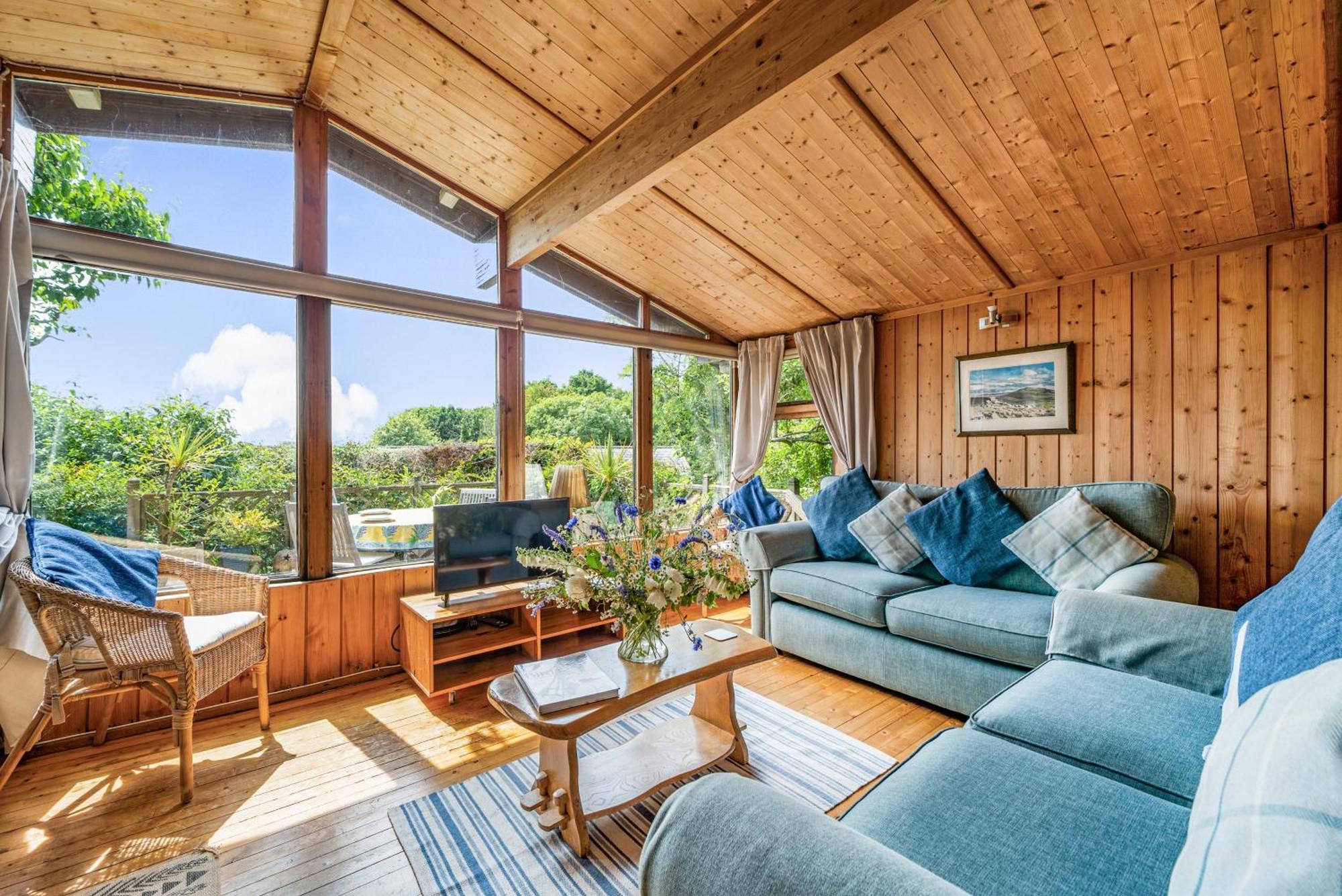 Scandinavian Style Lodge In Rock Wadebridge Exterior foto