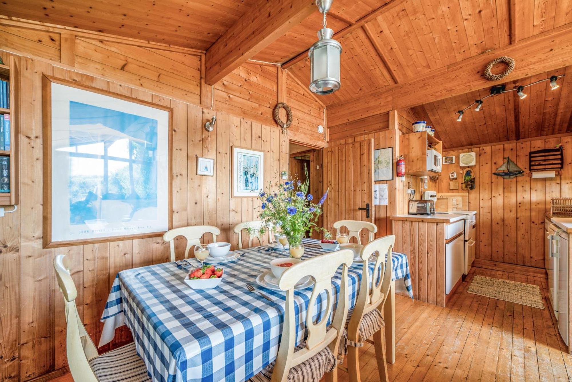Scandinavian Style Lodge In Rock Wadebridge Exterior foto